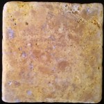 Trawertyn Golden Sienna wymiary płytki 10x10 cm struktura powierzchni: antykowana